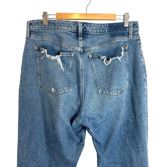 Abercrombie & Fitch Curve Love High Rise Mom Jean Distressed  Cropped Size 14 - Picture 6 of 7